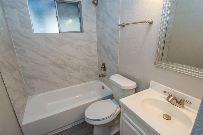 Building Photo - 11719 Murr Way