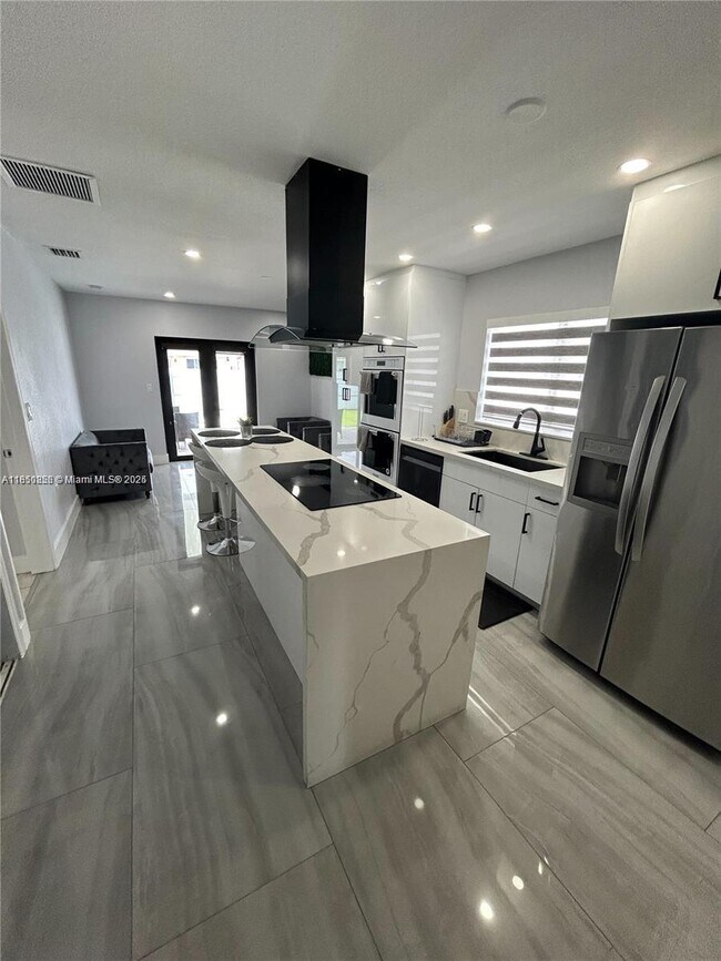 Building Photo - 3 bedroom in Miami Gardens FL 33054