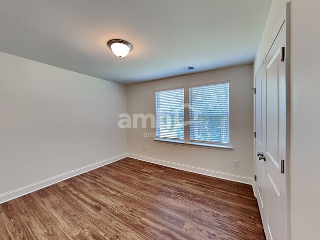 Building Photo - 598 Slew Drive