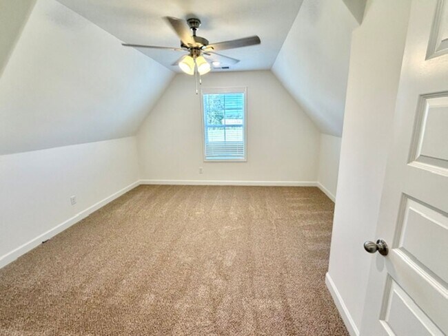 Building Photo - 105 Summer Rose Ln