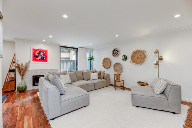 Building Photo - 8828 Pershing Dr