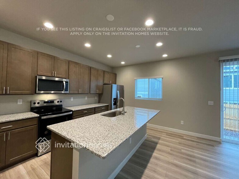 Building Photo - 13513 Arriba Dr