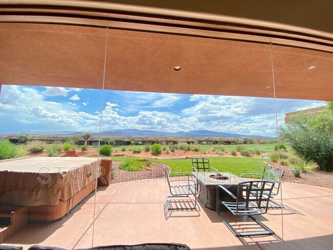 Building Photo - 2336 2336 W Entrada Trail