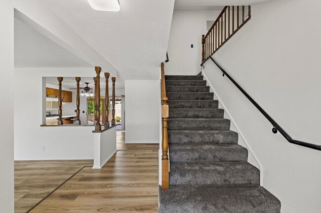 Building Photo - Spacious Home on Corner Lot!
