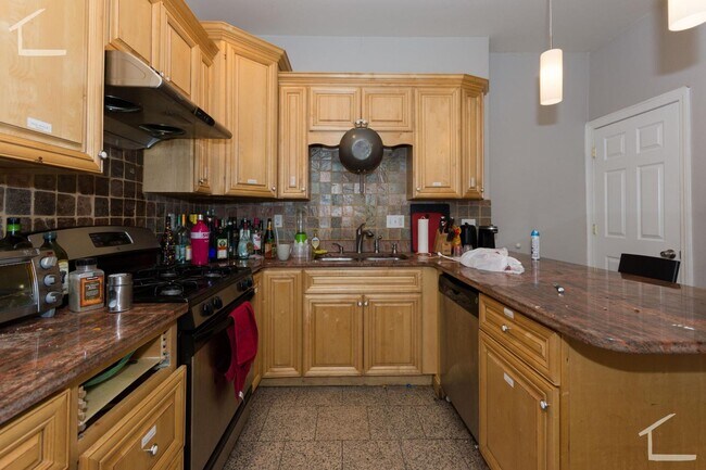 Building Photo - 9/1 Oversized, renovated 4BR/2BA in Allston, w/d in unit!