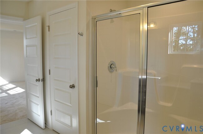 Building Photo - 4018 Tin Roof Way