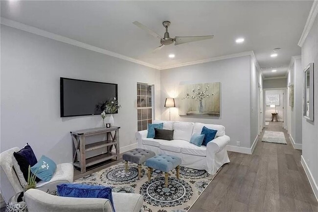 Building Photo - 1217 Eleanor St