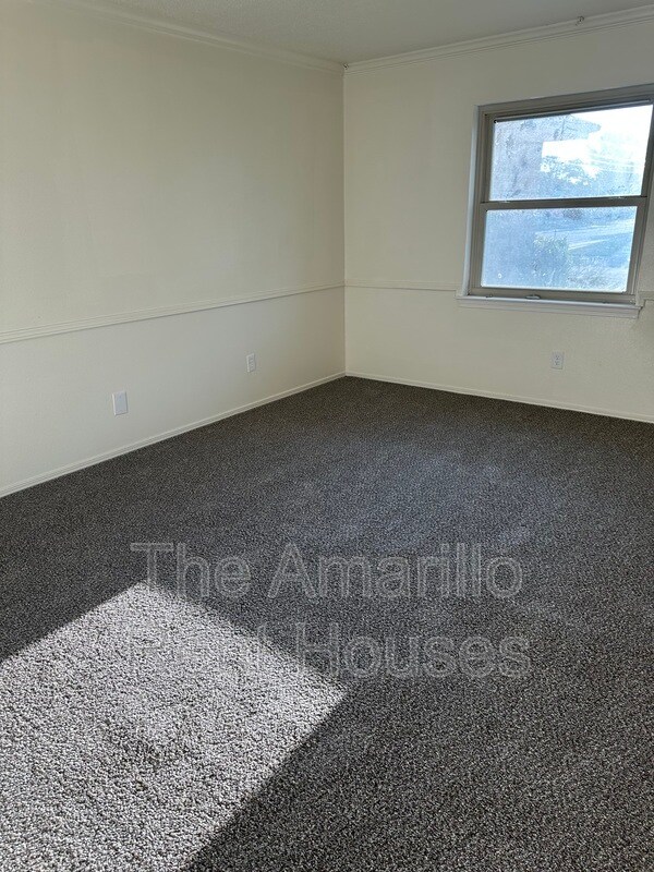 Building Photo - 5100 Mesa Cir