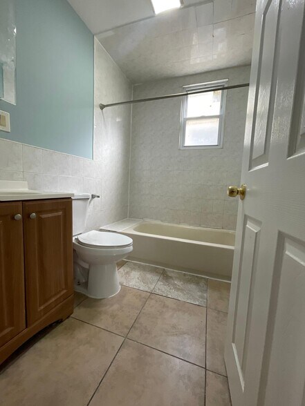 Building Photo - 183 Wegman Pky