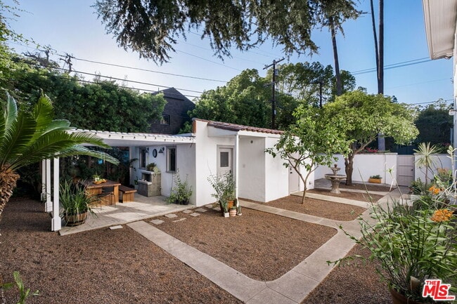 Building Photo - 5850 Foothill Dr