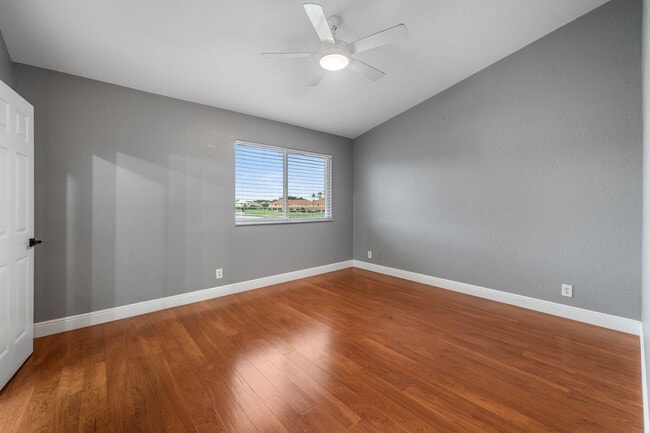 Building Photo - 3047 Waddell Ave