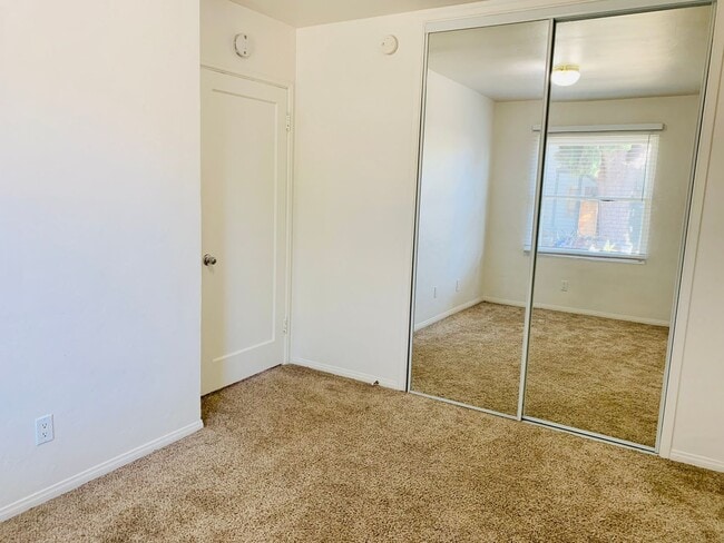 Building Photo - 2BD/1BA PACIFIC BEACH HOUSE LESS THAN 5 BL...