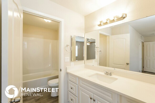 Building Photo - 8921 W Weldon Ave