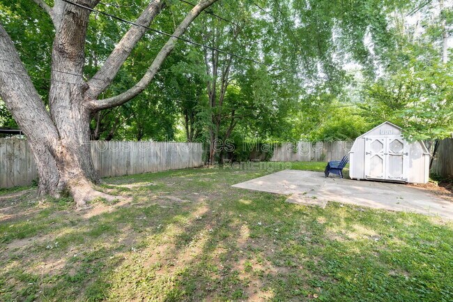 Building Photo - 5161 Primrose Ave