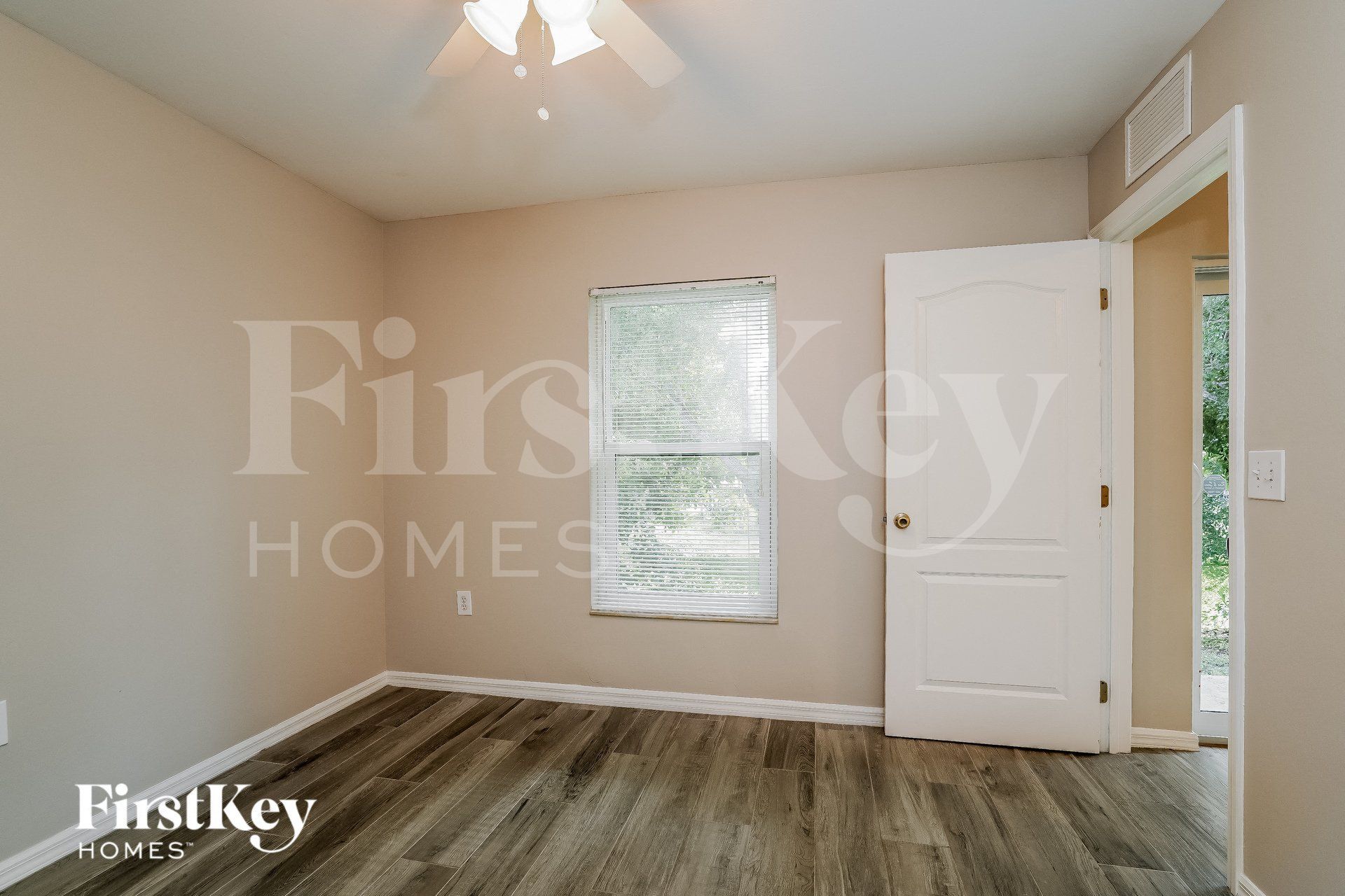 Building Photo - 18533 Orlando Rd