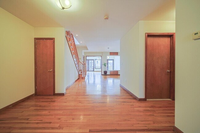 Building Photo - 220 Harrison Ave