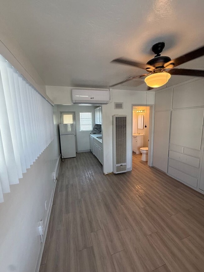 Building Photo - Studio Apartment in North Hanford
