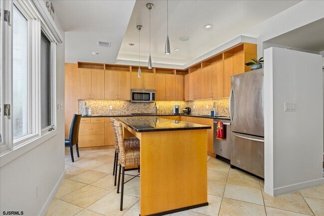 Building Photo - 7701 Atlantic Ave