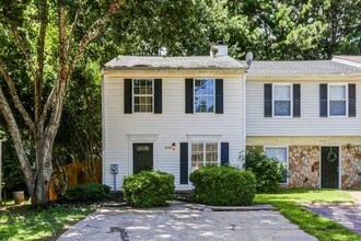 Building Photo - TownHome Near Downtown Kennesaw