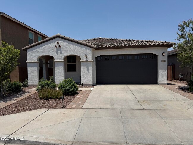 Primary Photo - 9520 W Turney Ave