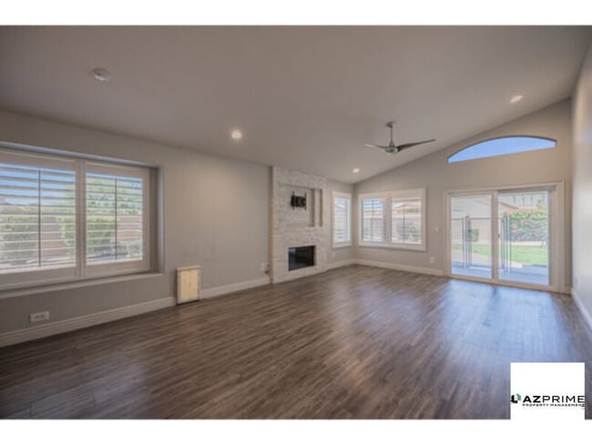 Building Photo - Stylish 3/2 Tempe House with Poolside Bliss!