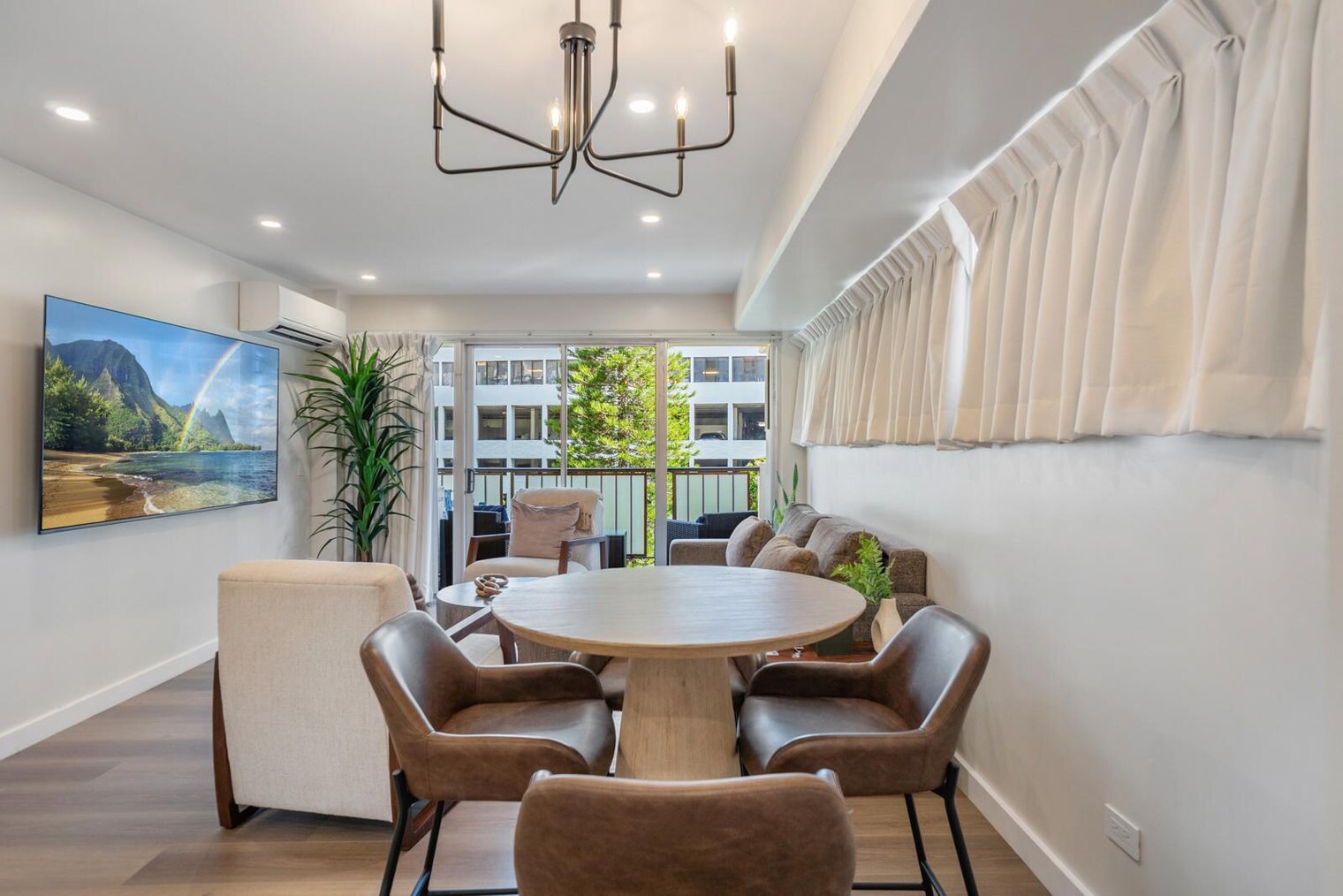 Building Photo - 2464 Prince Edward St