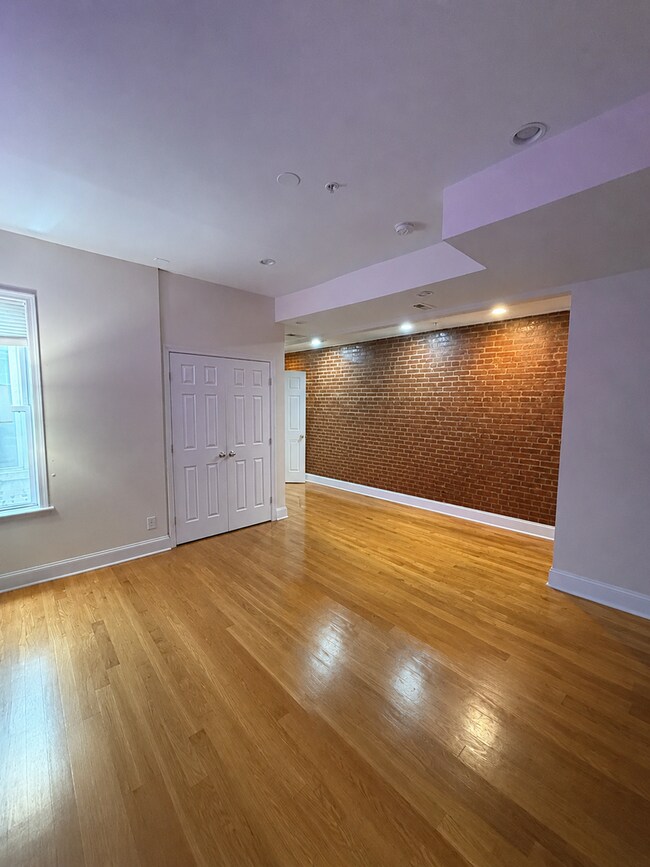 Building Photo - 407 P St NW