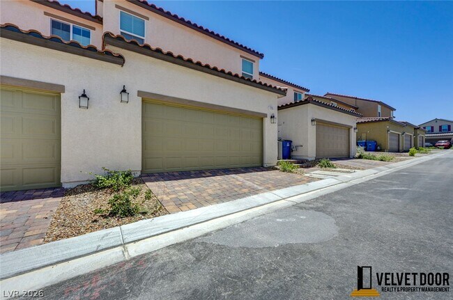 Building Photo - 2725 Luzzi Walk