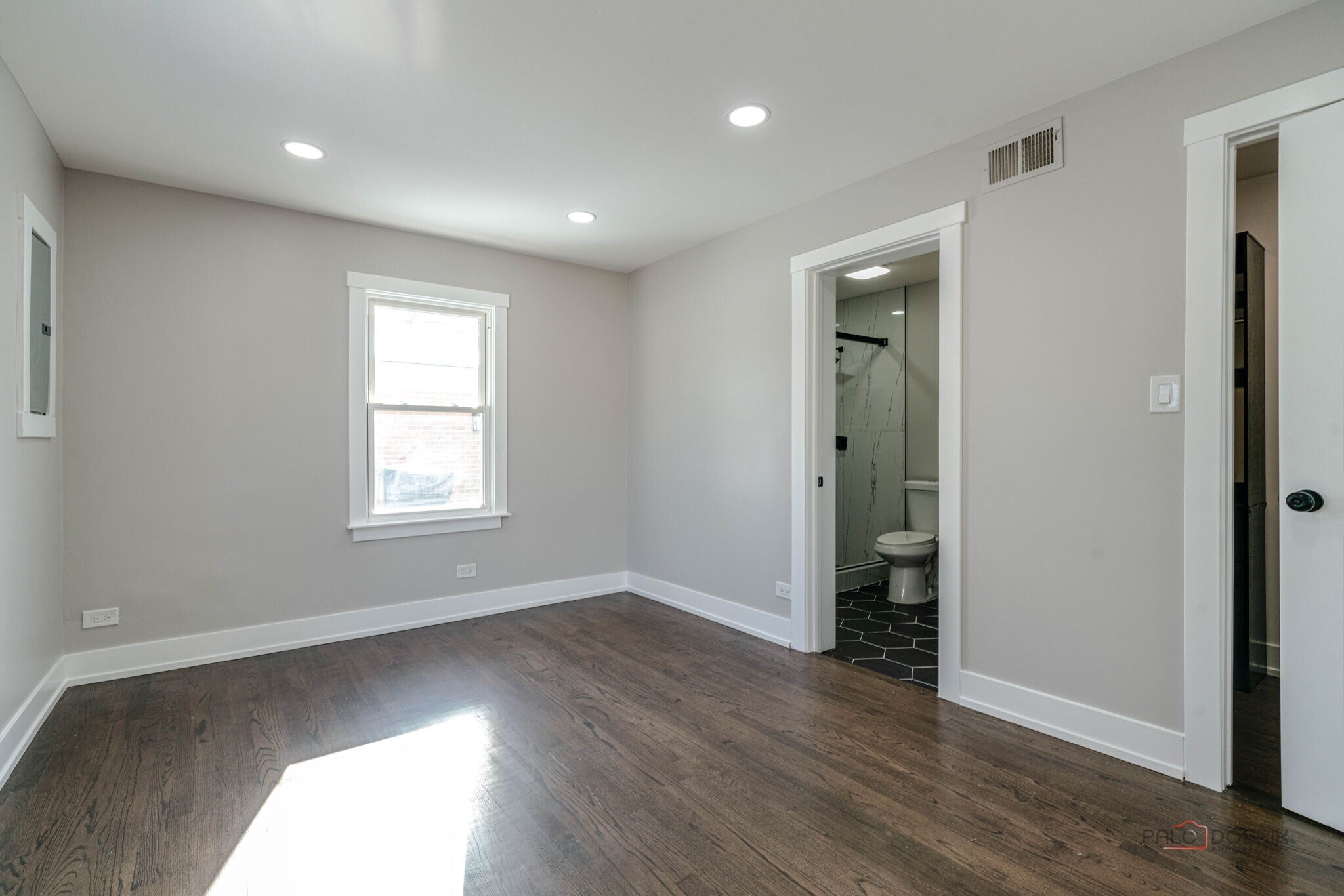 Master bedroom - 119 S Pine St