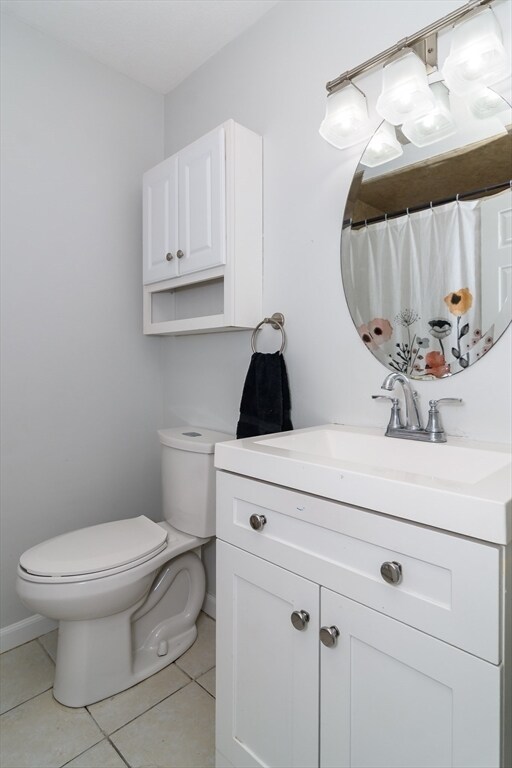 Building Photo - 10 Homeward Ln