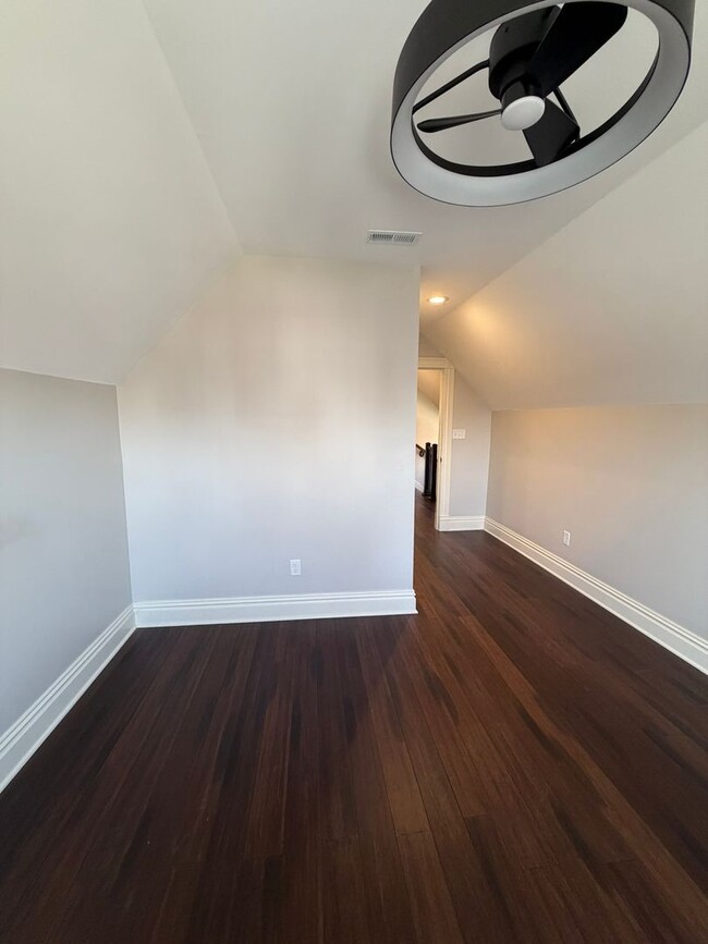 Building Photo - Bright & Spacious 3BR in The Grove – Walk to Shops & Dining!