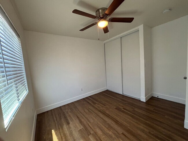 Building Photo - 1676 E La Cadena Dr