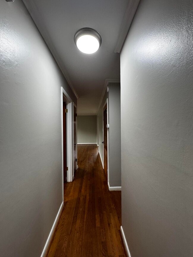 Building Photo - 136 Tartan Dr