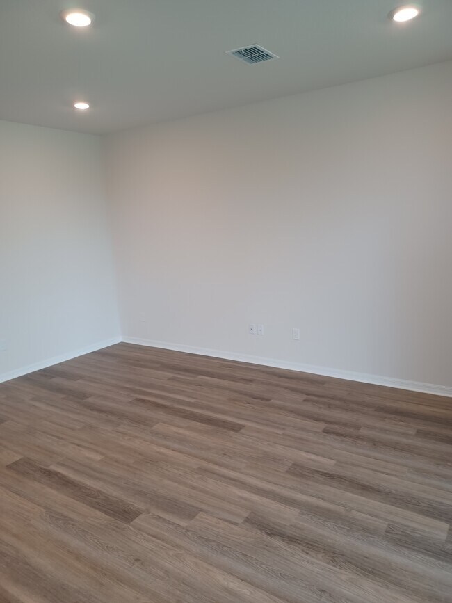 Building Photo - 12067 Kingsley Trl