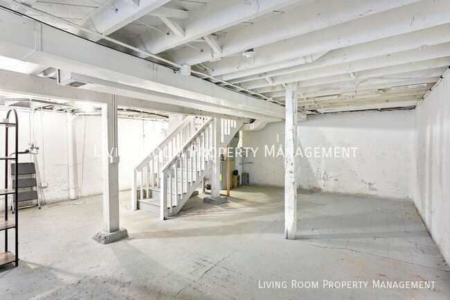 Building Photo - 6949 N Missouri Ave
