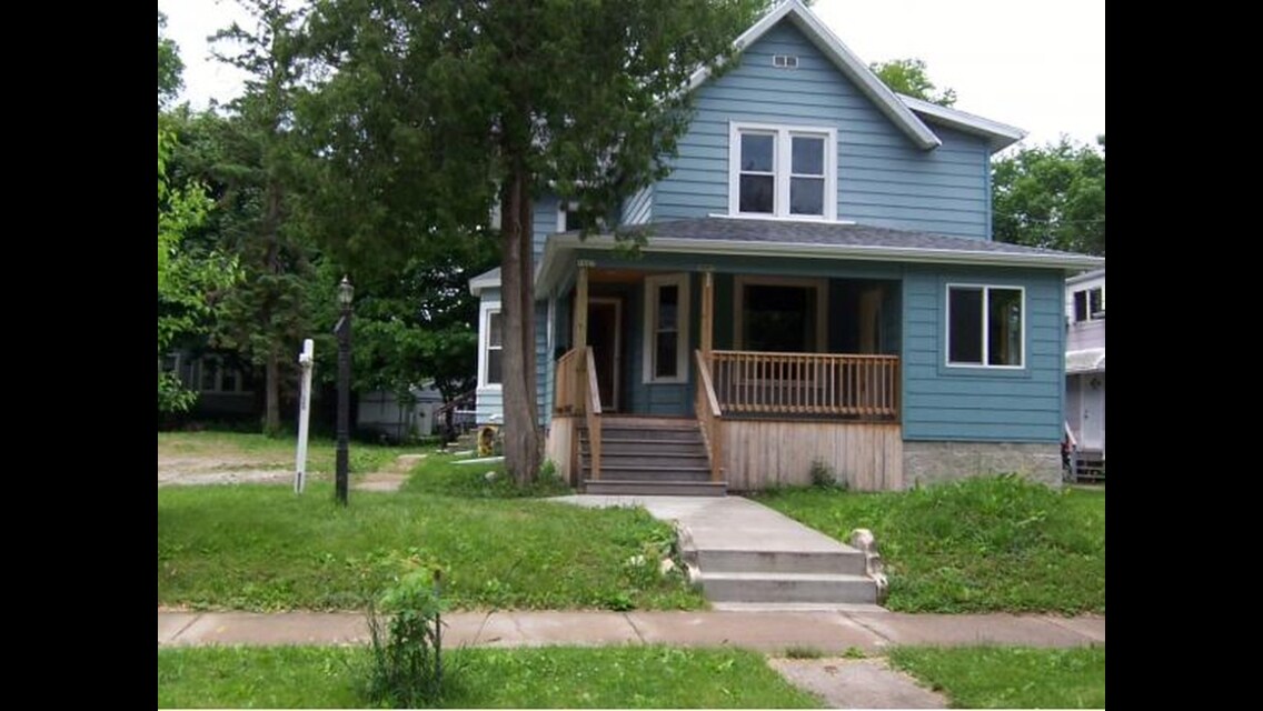 Building Photo - 1667 Doty St