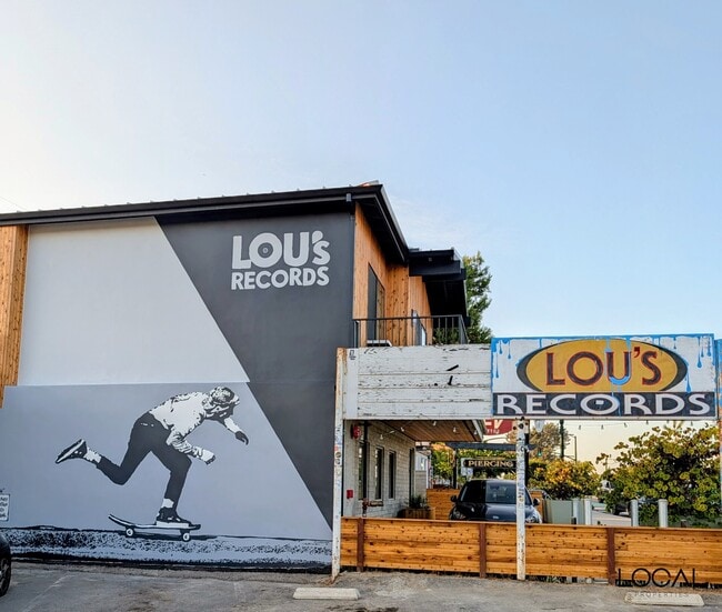 Building Photo - 452 N Coast Hwy 101