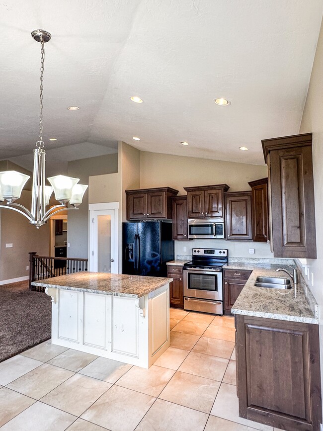 Building Photo - 4441 Wynridge Ln