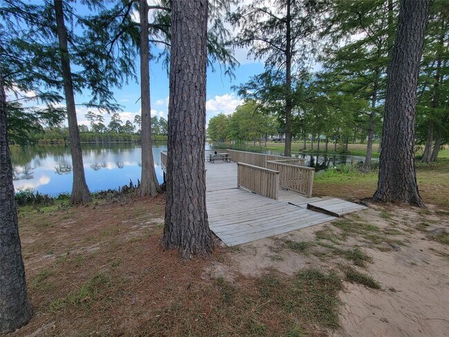 Building Photo - 613 Royal Arch Dr