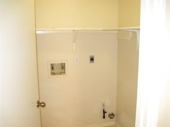 Building Photo - 10326 Bushy Creek Dr
