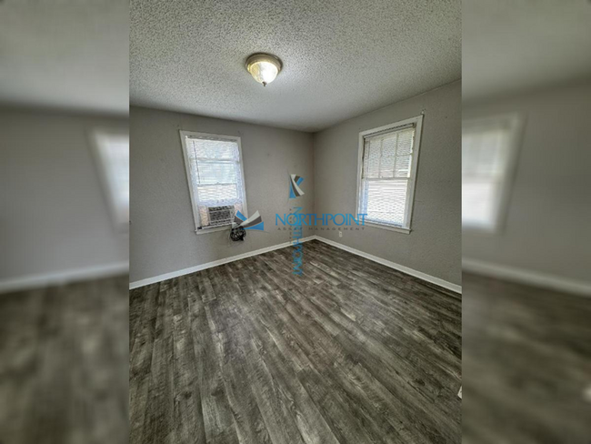 Building Photo - 6131 NE Vivion Rd