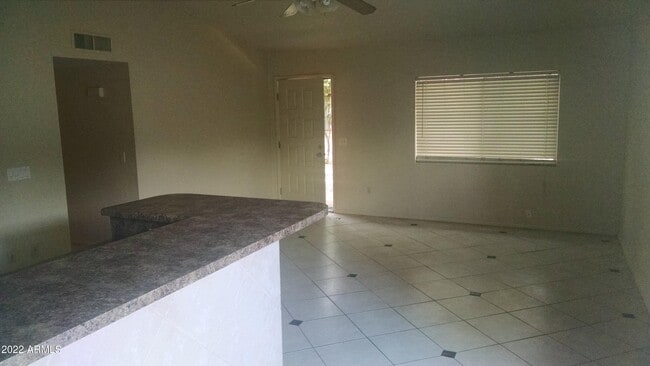 Building Photo - 904 W Malibu Dr