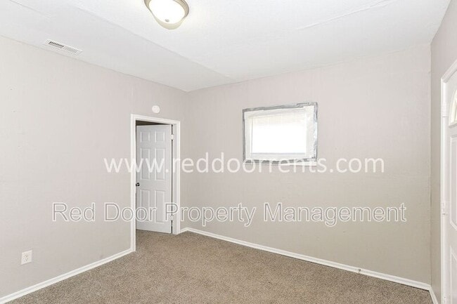 Building Photo - 2901 N Chester Ave