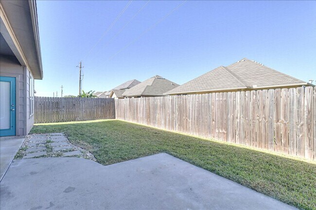 Building Photo - 2217 Ibis St
