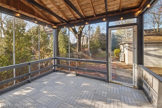 Building Photo - 758 Chester St