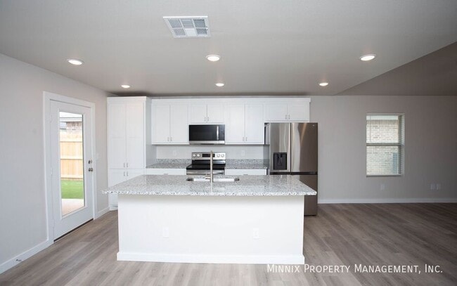 Building Photo - 312 E 77th St