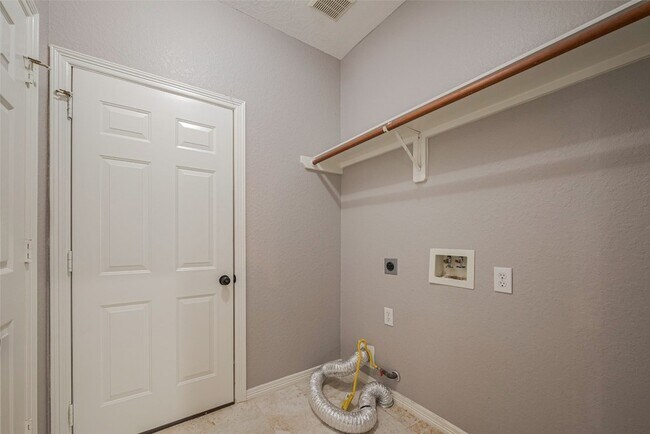 Building Photo - 4510 Sherwood Green Ct