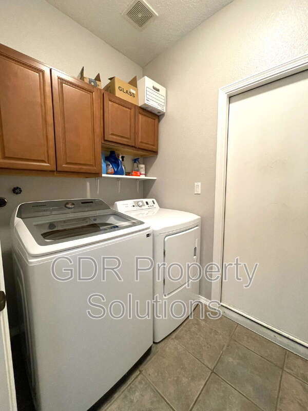 Building Photo - 13208 Pine Forest Pl NE