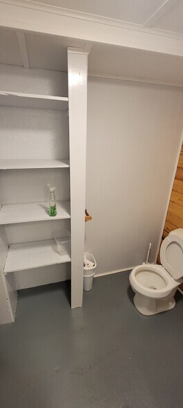 Bathroom - 132 18th Ave N