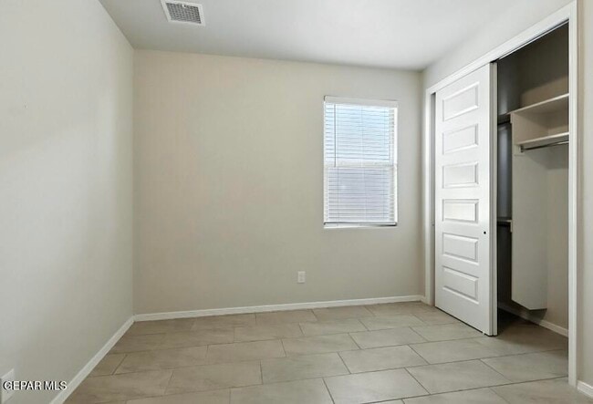 Building Photo - 1126 Gaitan St